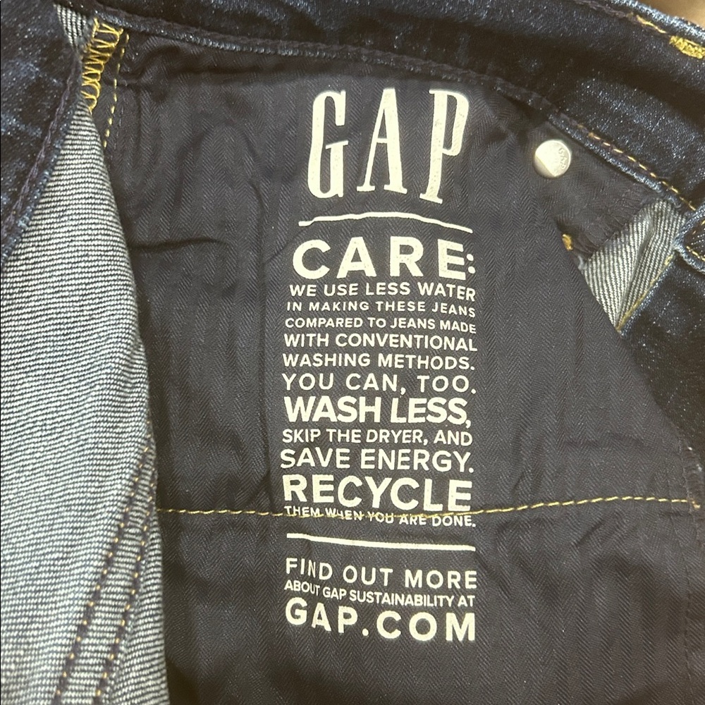 GAP dark wash girlfriend mid rise jeans- womens Size 6 petite
Casual classic - Picture 12 of 14